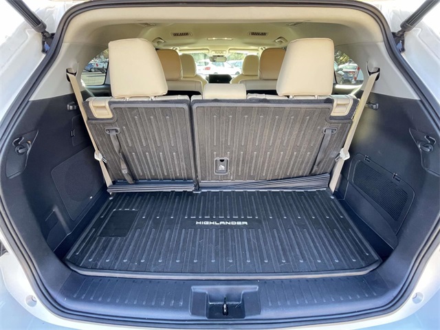 2023 Toyota Highlander Limited photo 4