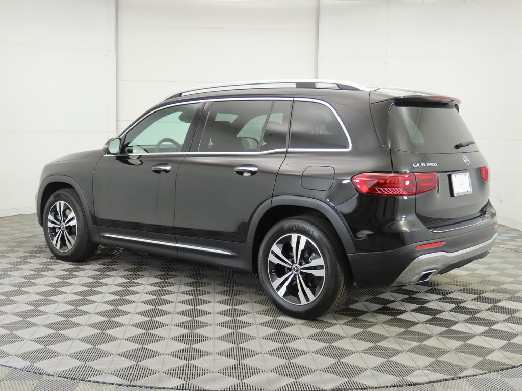 2025 Mercedes Benz GLB 250 photo 7