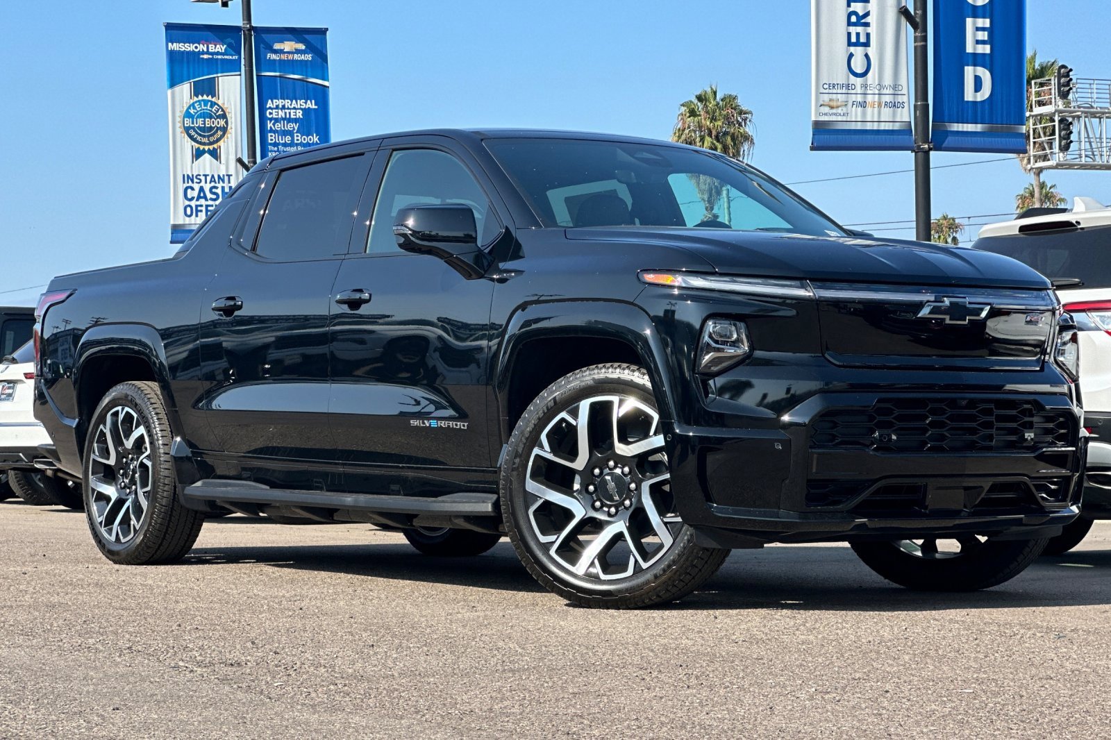 2024 Chevrolet Silverado EV RST photo 2