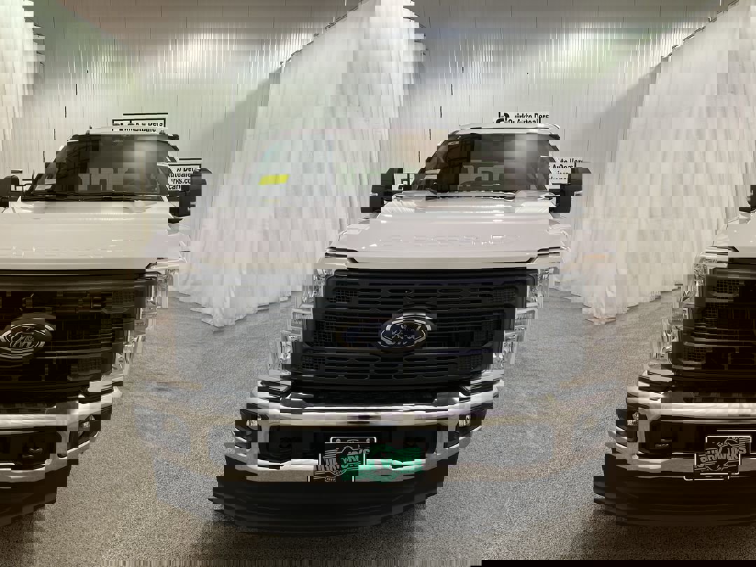 2025 Ford F-350 XL photo 2