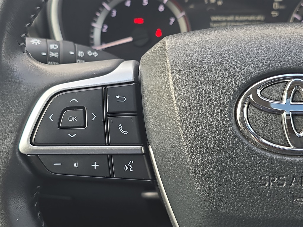 2024 Toyota Highlander XLE photo 17