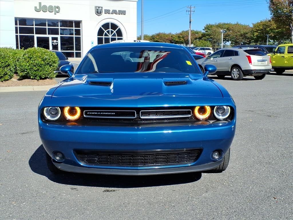 2021 Dodge Challenger SXT photo 2