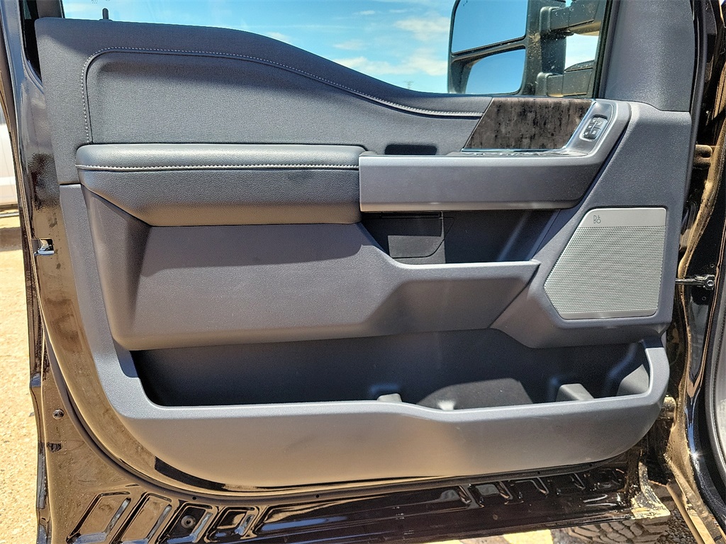2025 Ford F-250 photo 18