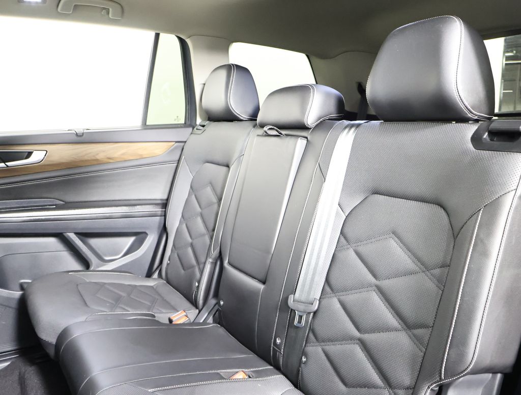 2024 Volkswagen Atlas SE Technology photo 14