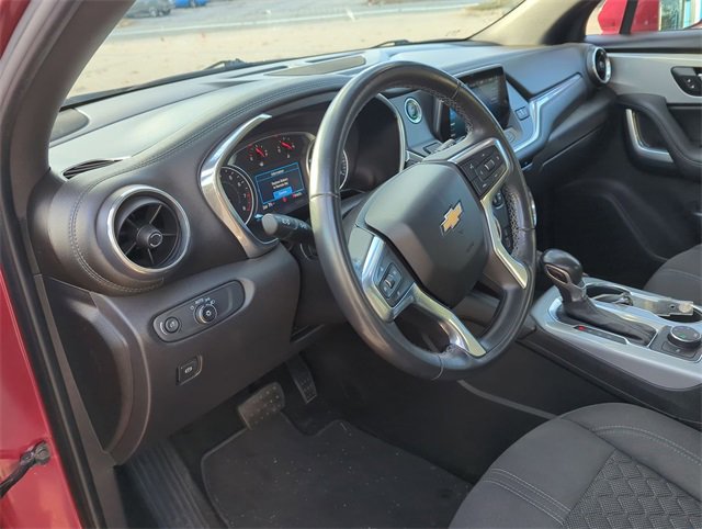 2019 Chevrolet Blazer Base 2LT photo 2