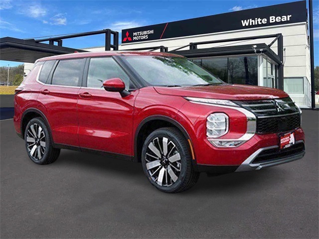 2025 Mitsubishi Outlander SE's photo