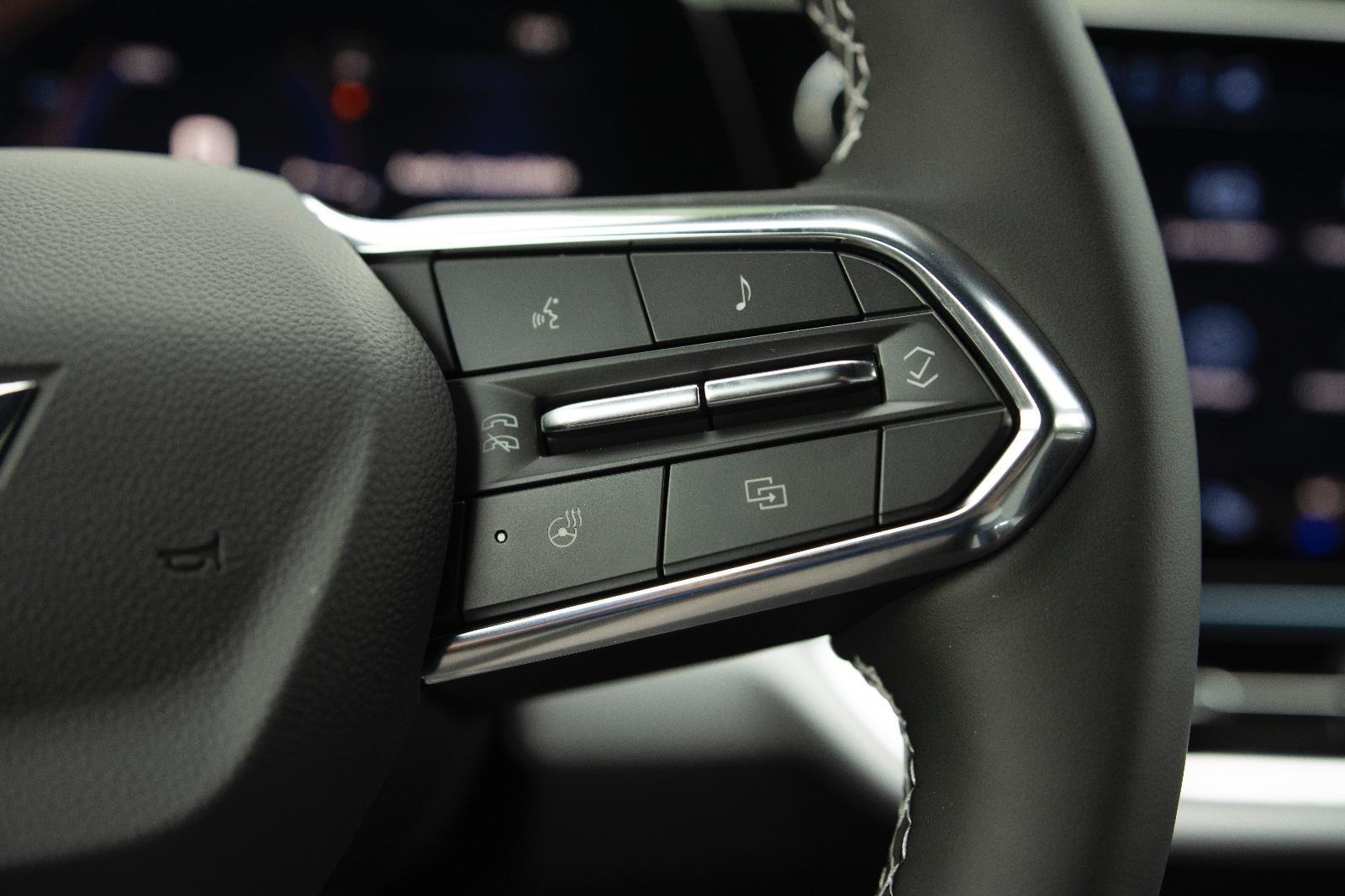2025 Chevrolet Equinox EV 1LT photo 15