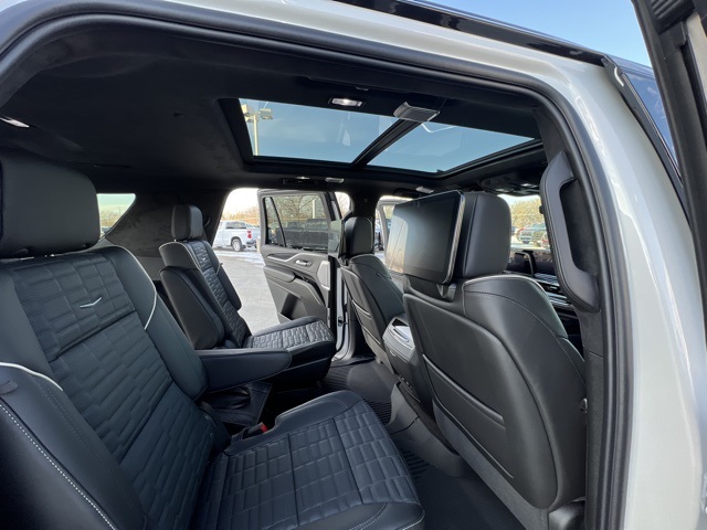 2024 Cadillac Escalade V-Series photo 24