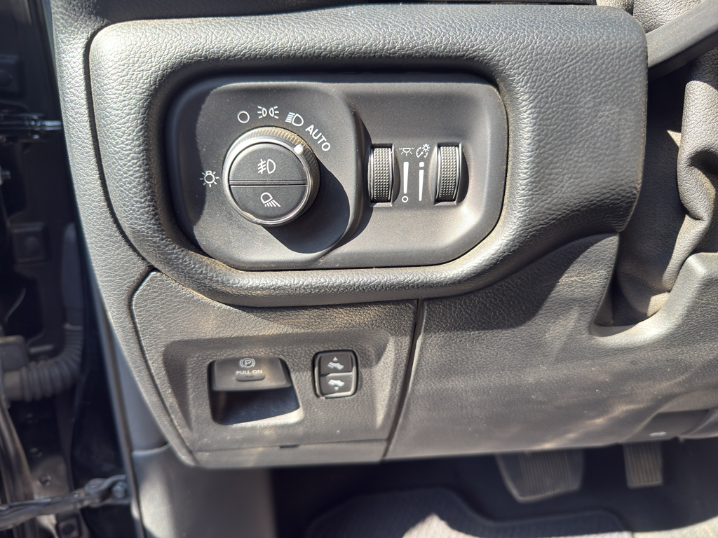 2021 Ram 1500 Laramie photo 14