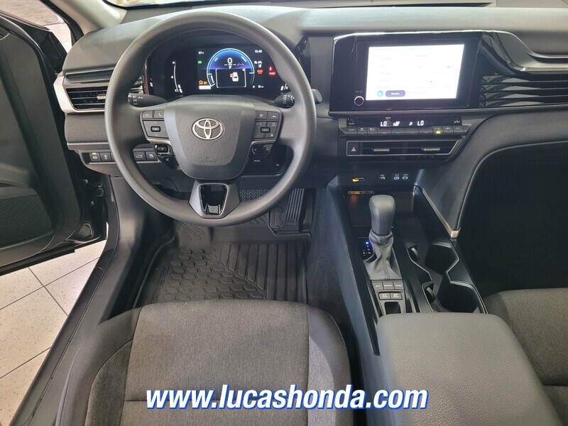 2025 Toyota Camry LE photo 7