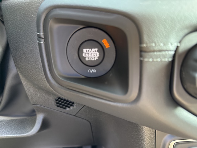 2025 Jeep Gladiator Willys photo 32