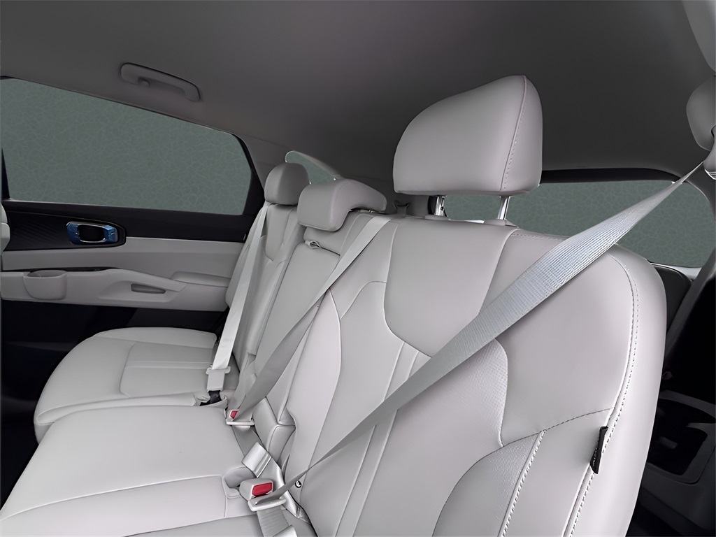 2025 Kia Sorento S photo 14