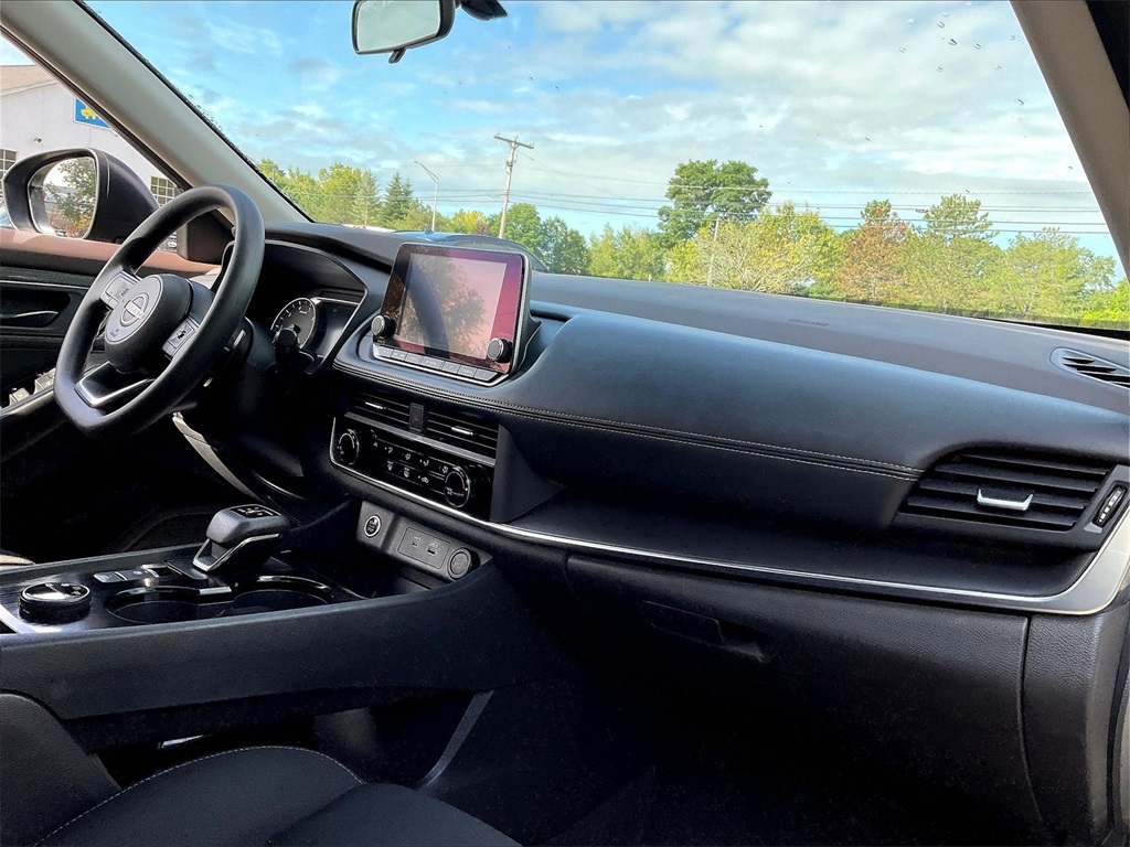 2023 Nissan Rogue S photo 12