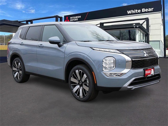 2025 Mitsubishi Outlander SE's photo