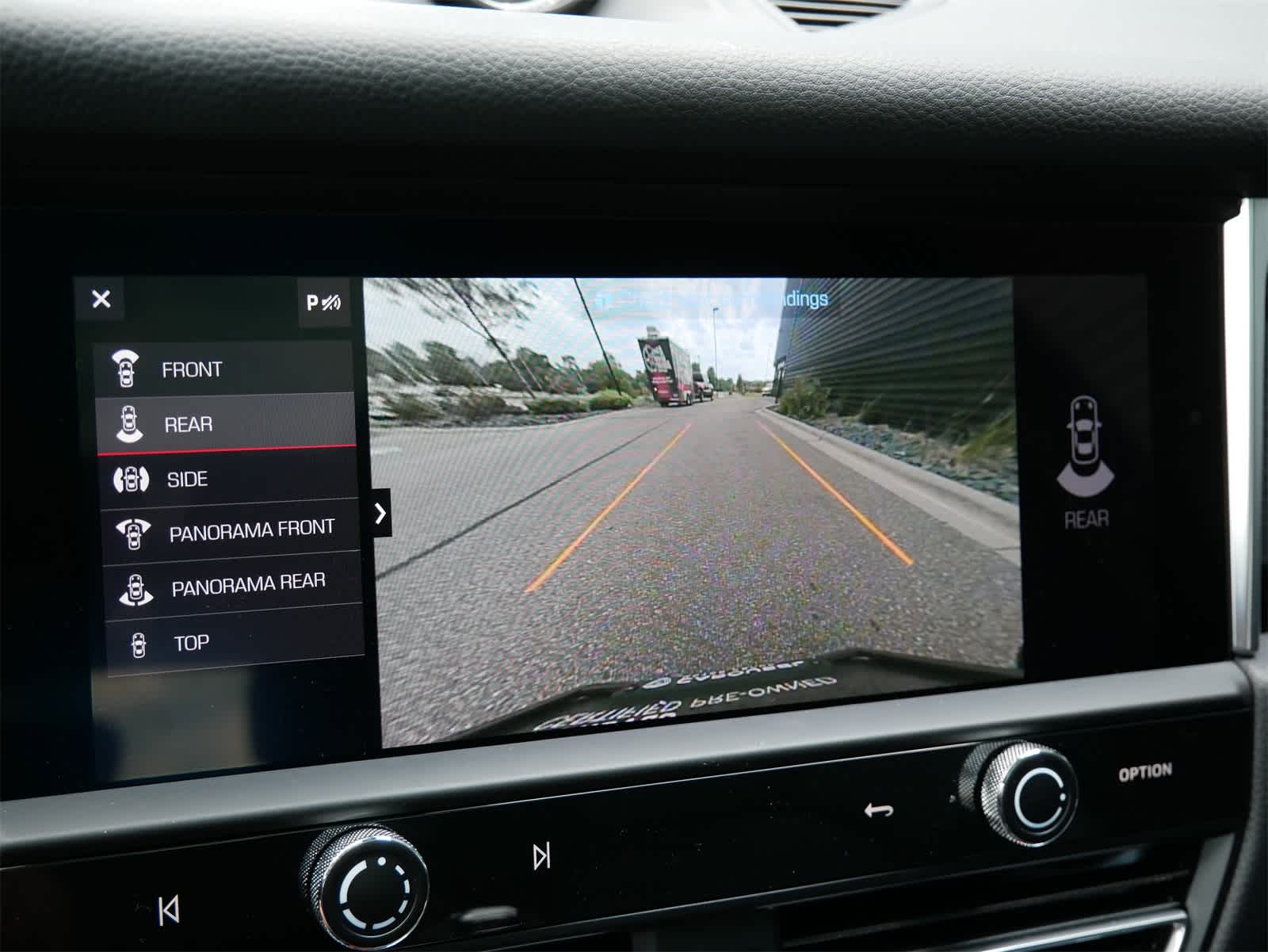 2024 Porsche Macan T photo 16