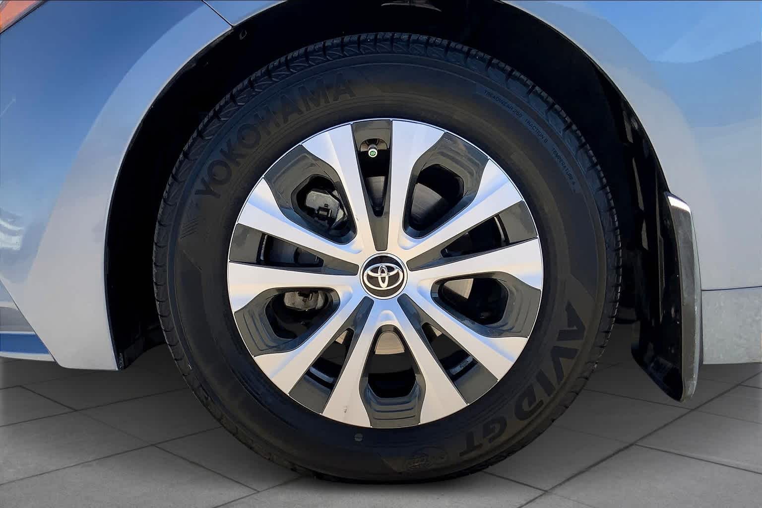 2021 Toyota Corolla Hybrid LE photo 9