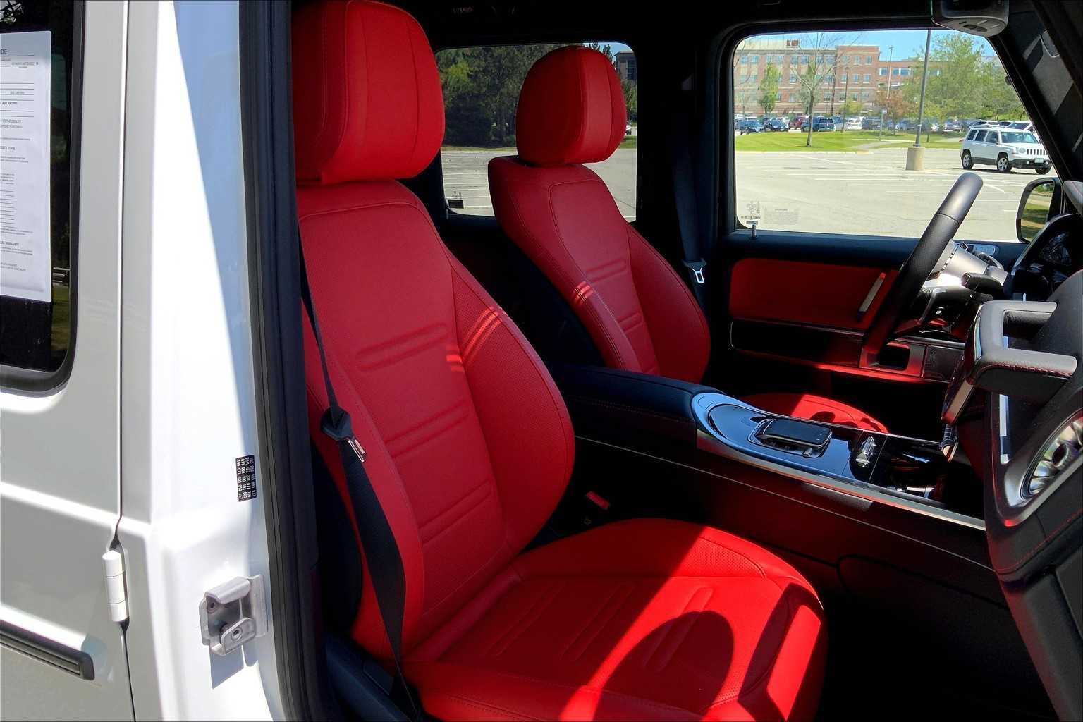 2025 Mercedes Benz G 550 photo 7
