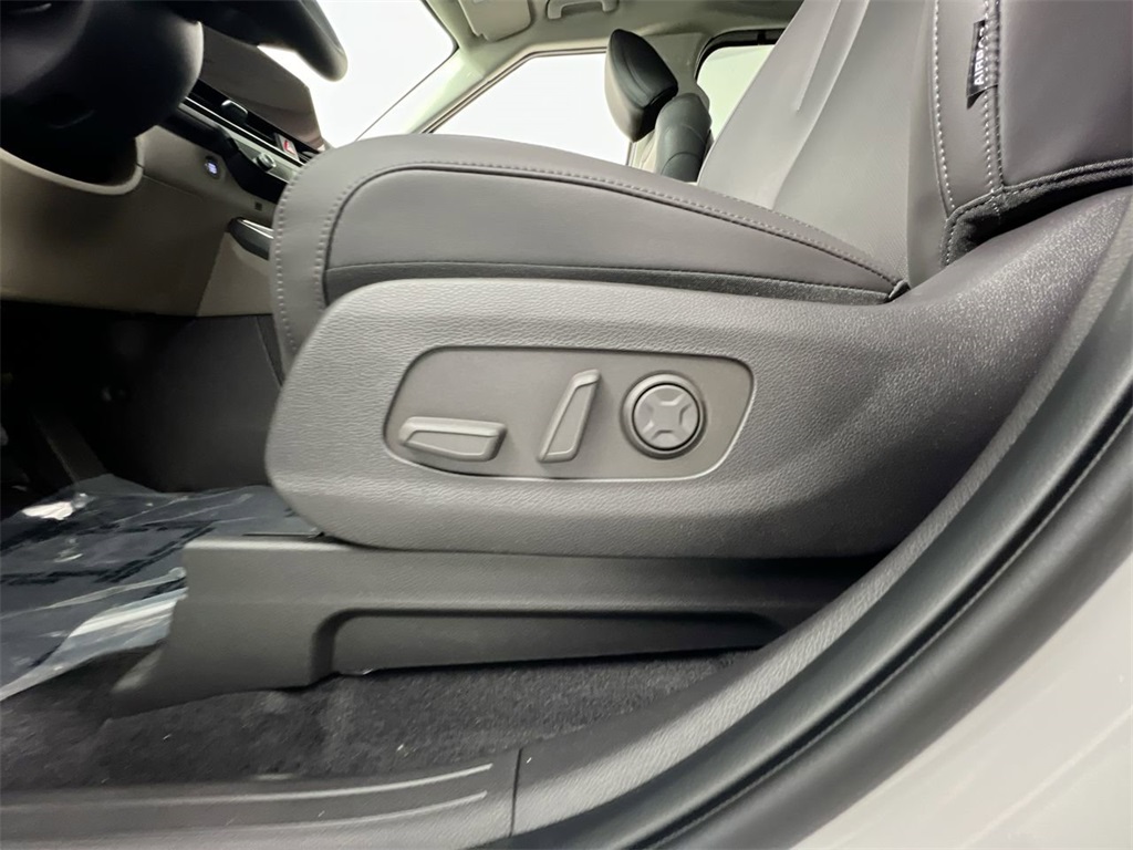 2026 Kia Carnival LX photo 12