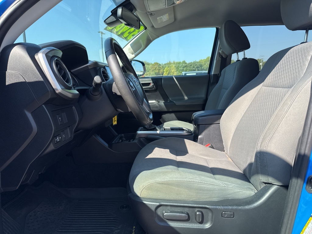 2020 Toyota Tacoma SR5 4x4 photo 11