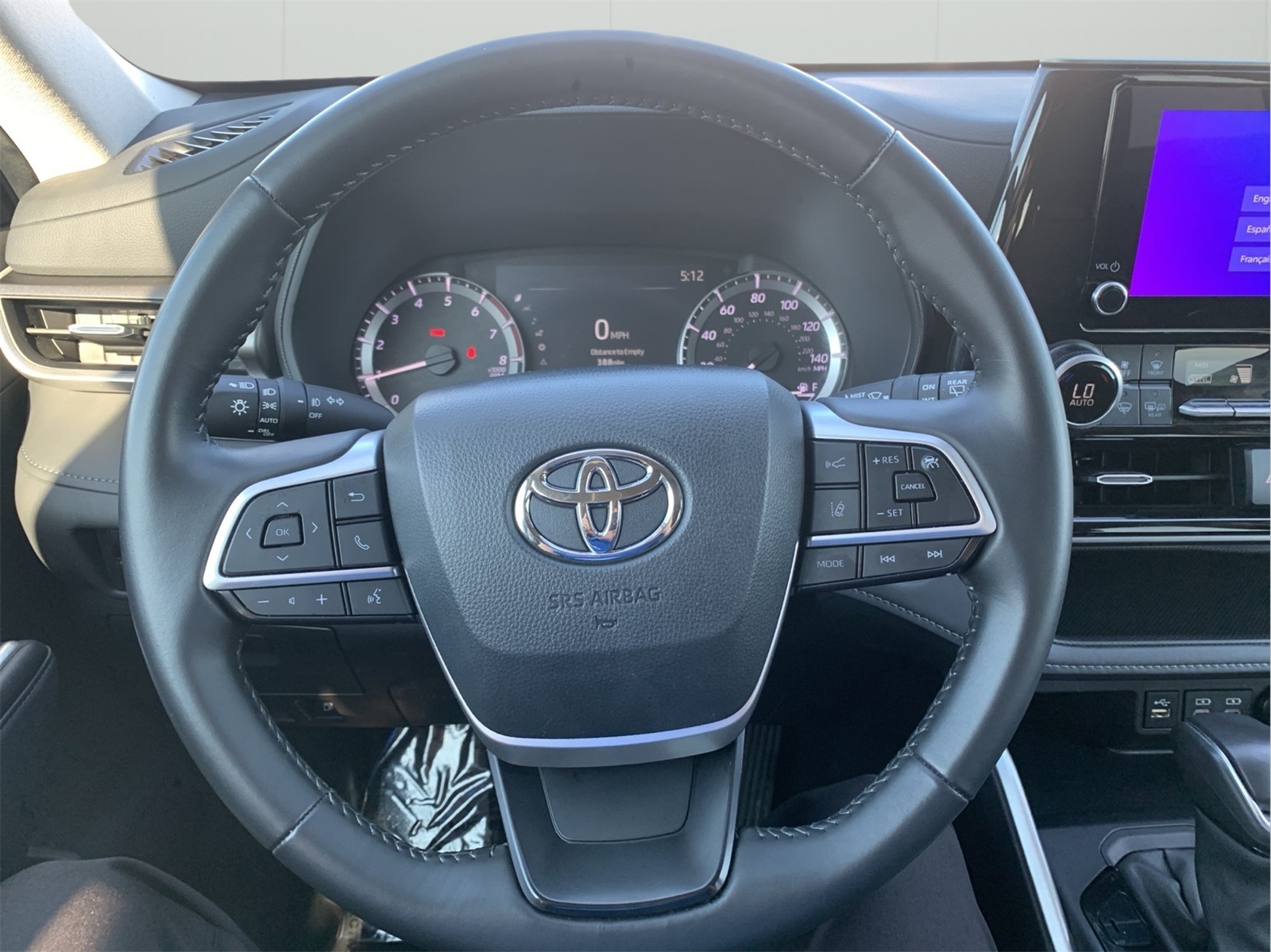 2024 Toyota Highlander LE photo 14