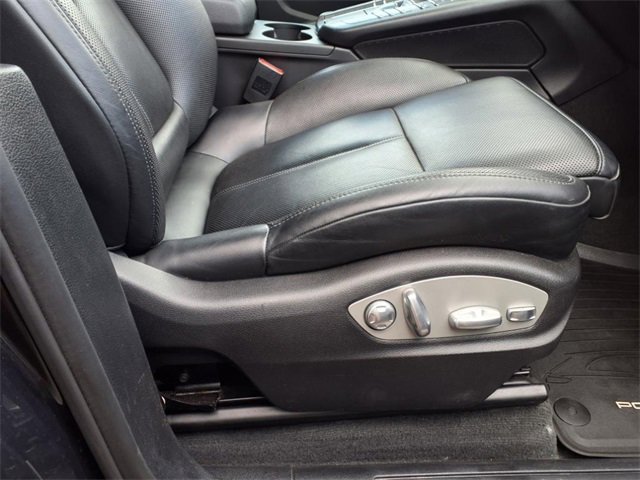 2018 Porsche Macan Base photo 28