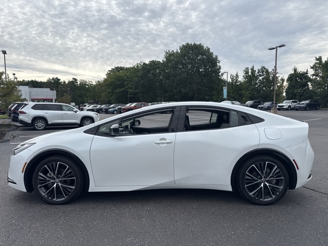 2024 Toyota Prius XLE photo 6