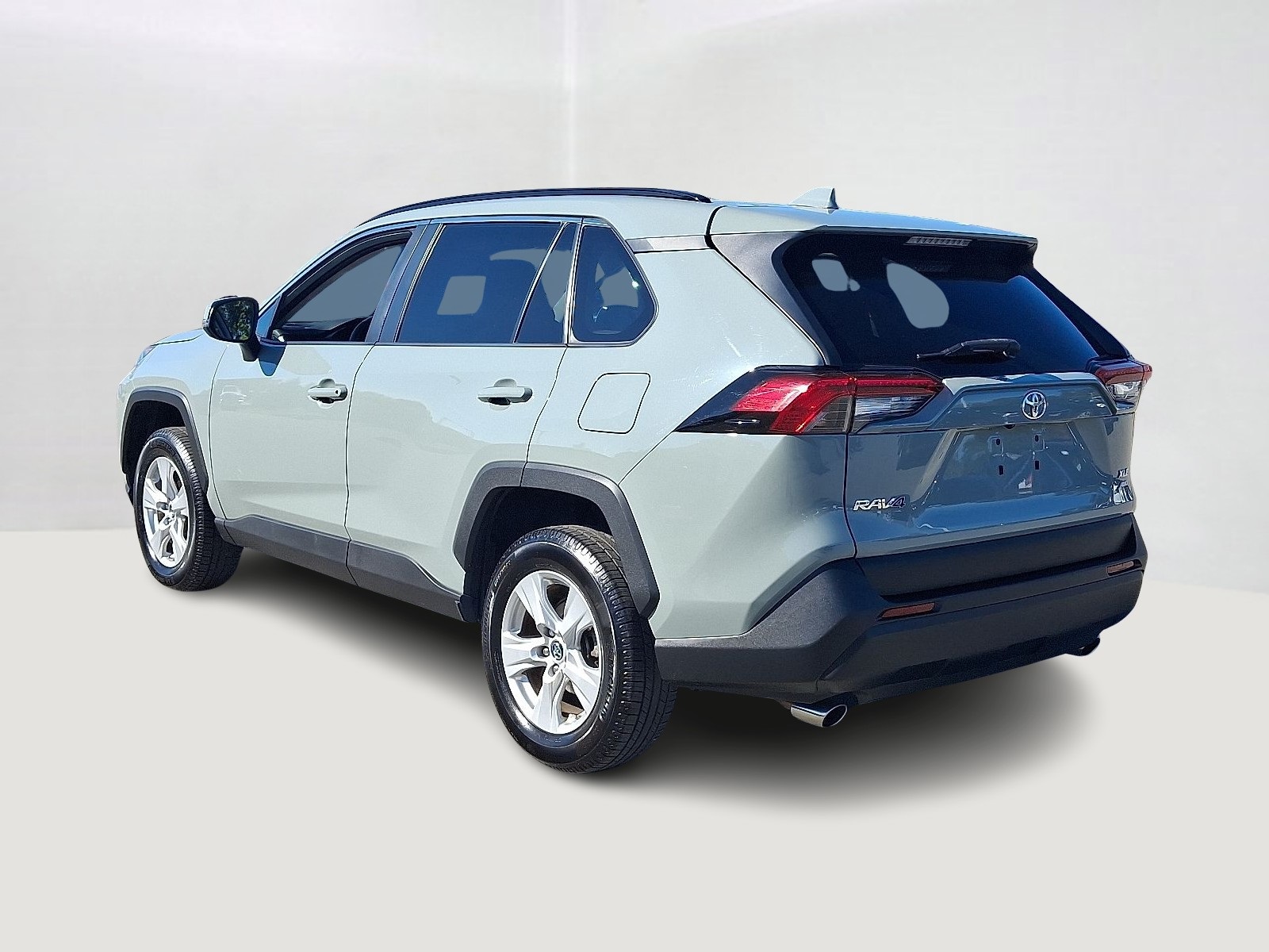 2019 Toyota RAV4 XLE photo 5