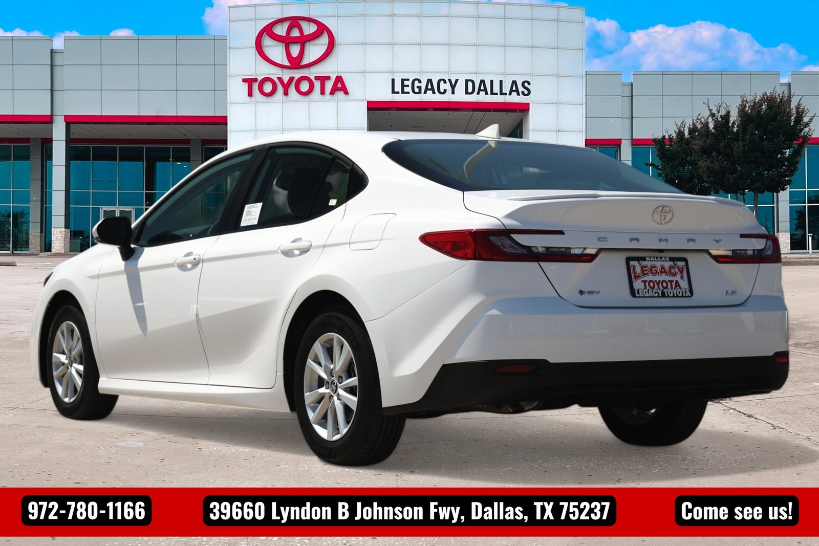 2026 Toyota Camry LE photo 4