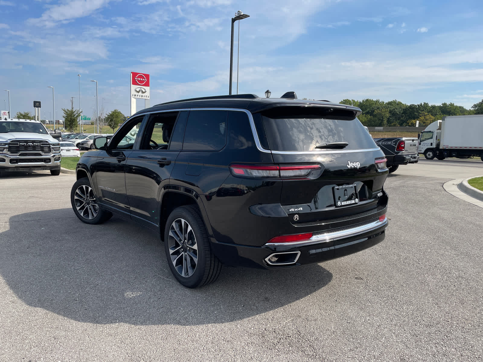 2025 Jeep Grand Cherokee Overland photo 7