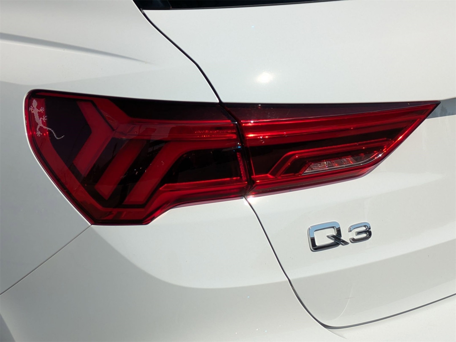 2022 Audi Q3 S line Premium photo 17