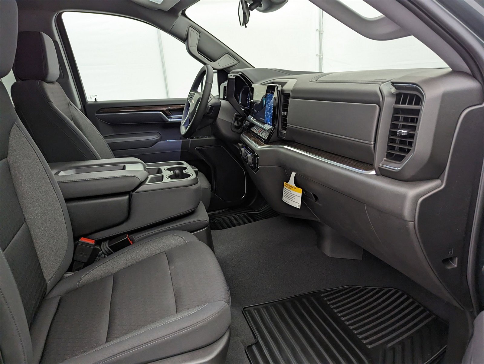 2025 Chevrolet Silverado 1500 LT photo 22