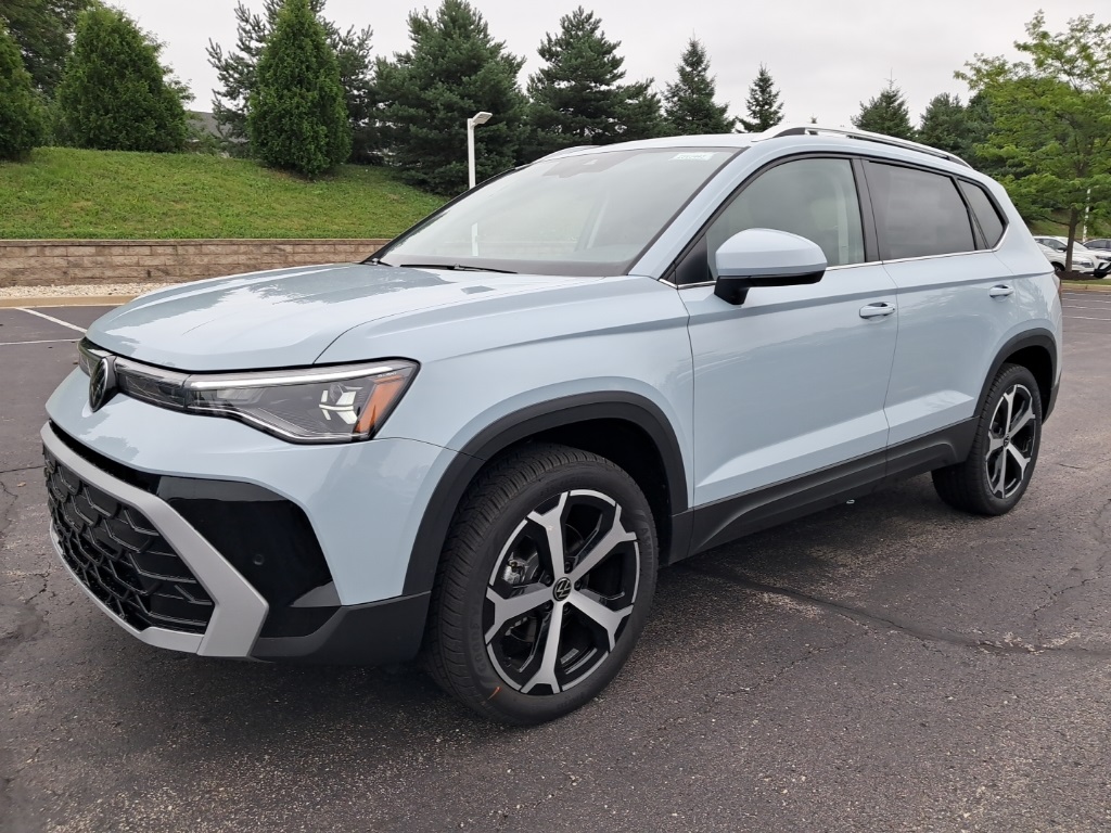 2025 Volkswagen Taos SEL photo 2
