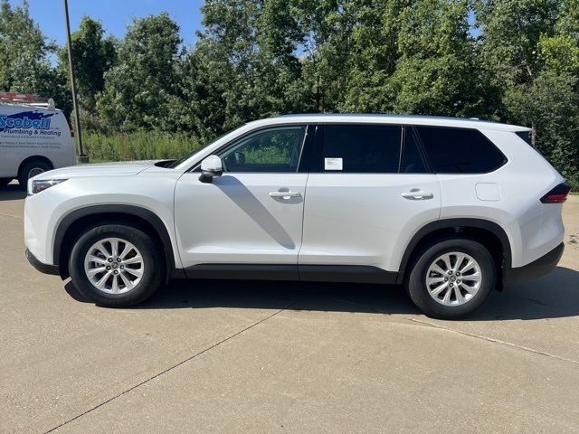 2025 Toyota Grand Highlander XLE photo 2
