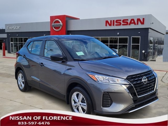 2025 Nissan KICKS PLAY Base's photo