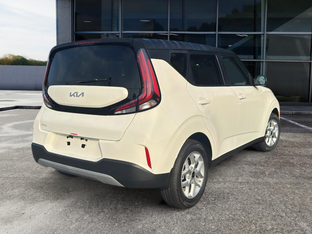2025 Kia Soul S photo 2
