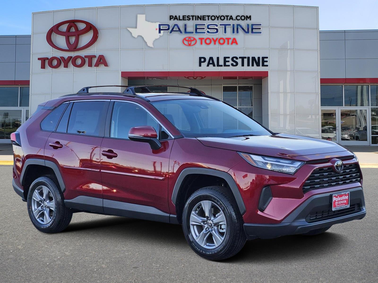 2025 Toyota RAV4 XLE's photo