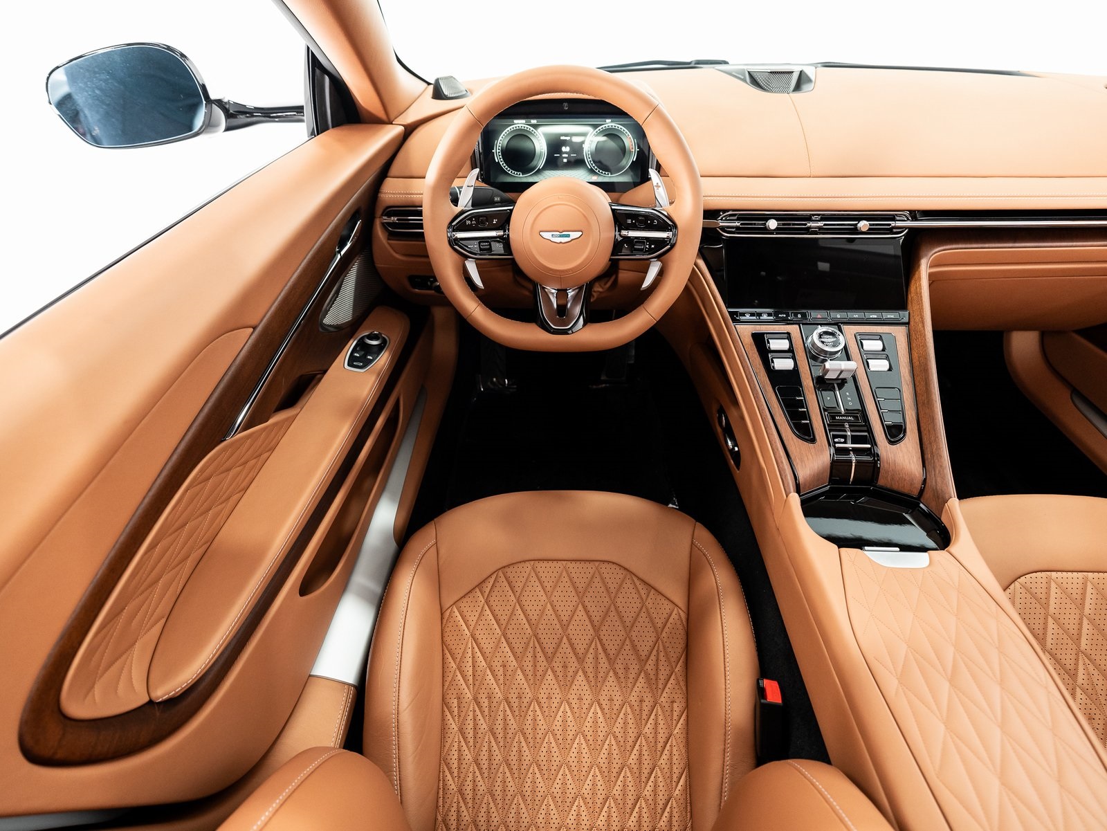 2025 Aston Martin DB12 photo 27