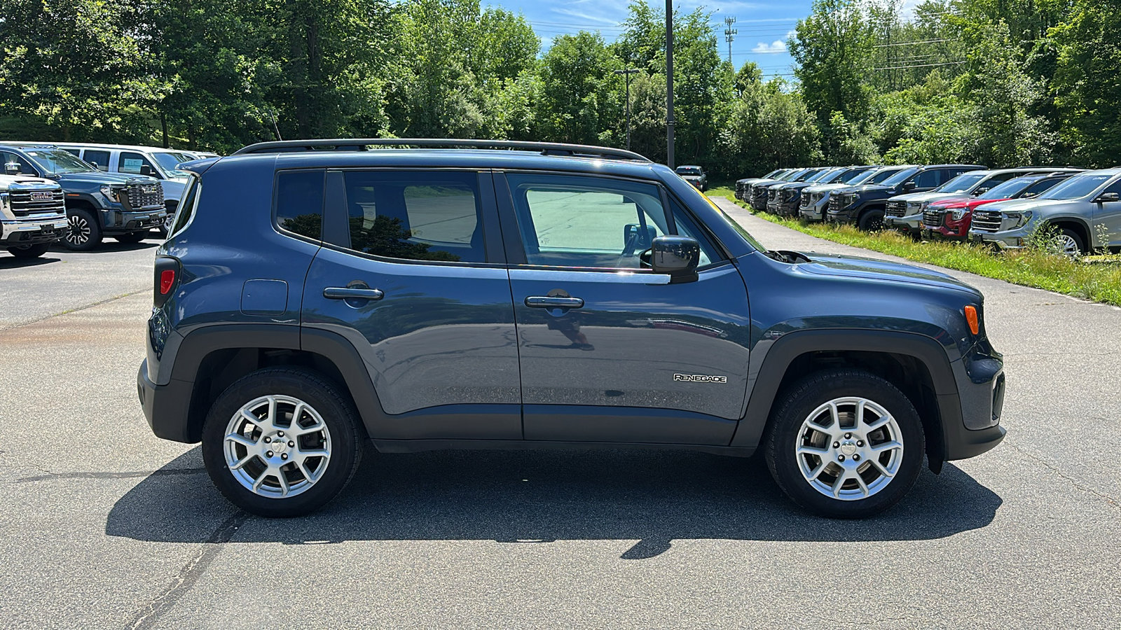 2021 Jeep Renegade Latitude photo 2