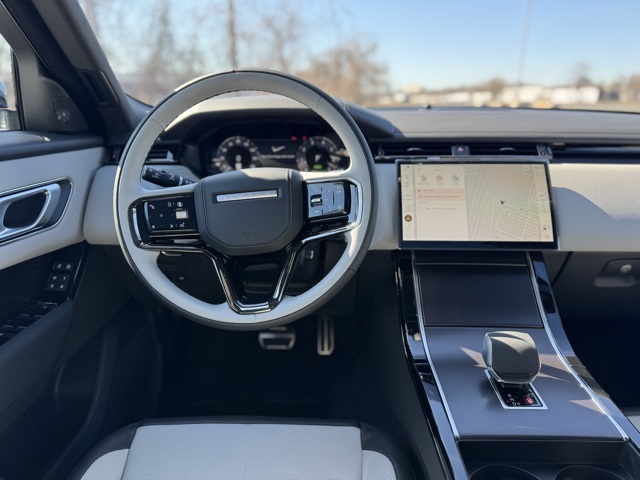 2026 Land Rover Range Rover Velar SE photo 12