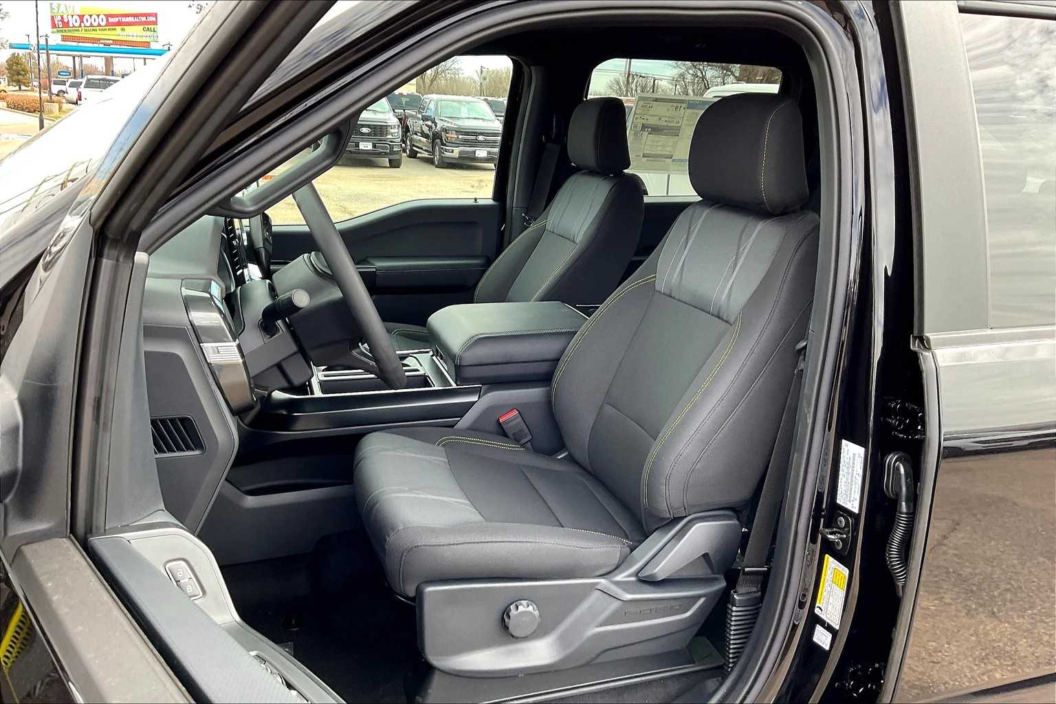 2025 Ford F-150 STX photo 9