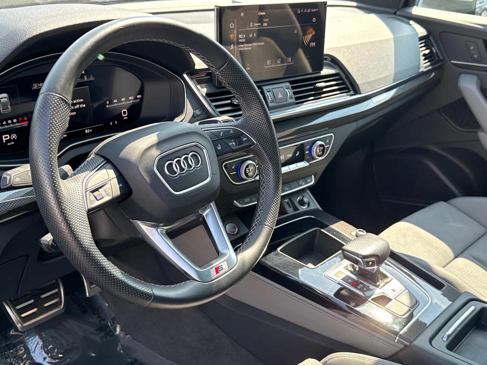 2022 Audi SQ5 Premium Plus photo 2