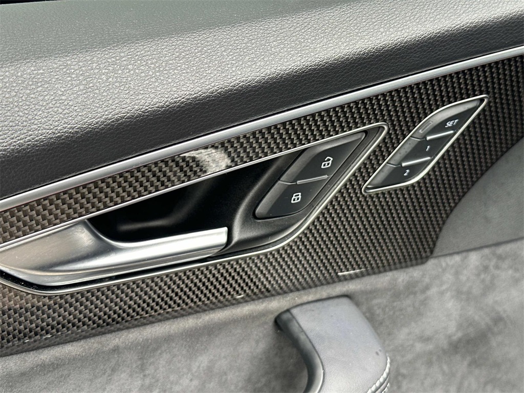2023 Audi SQ7 Prestige photo 25