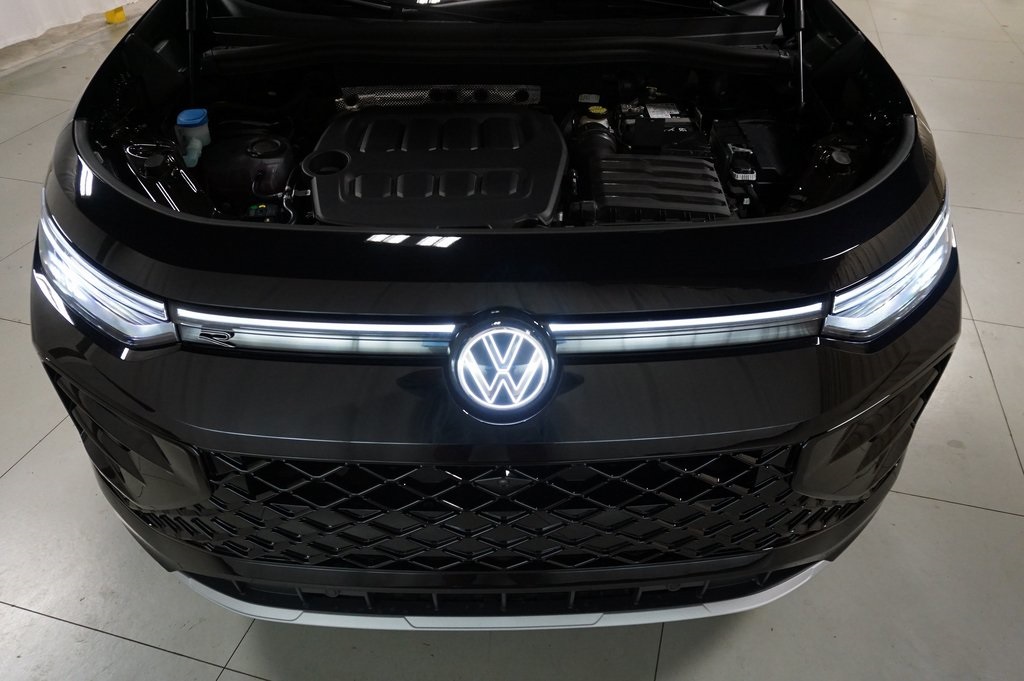 2025 Volkswagen Tiguan SEL R-Line Black photo 27