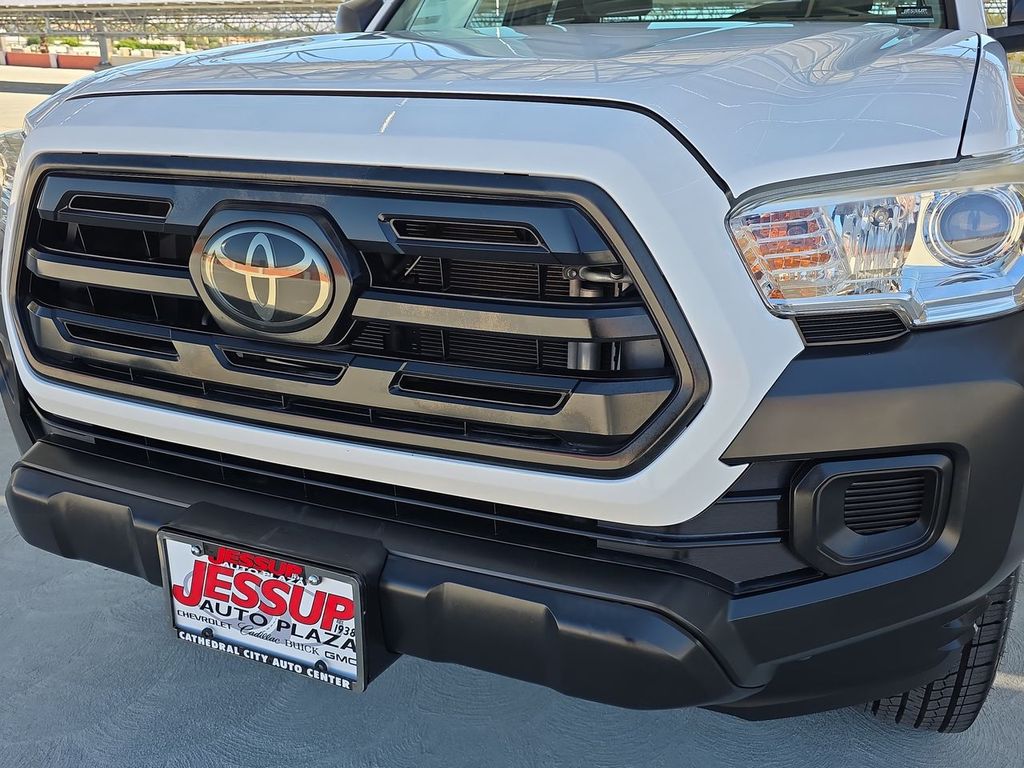 2018 Toyota Tacoma SR photo 28
