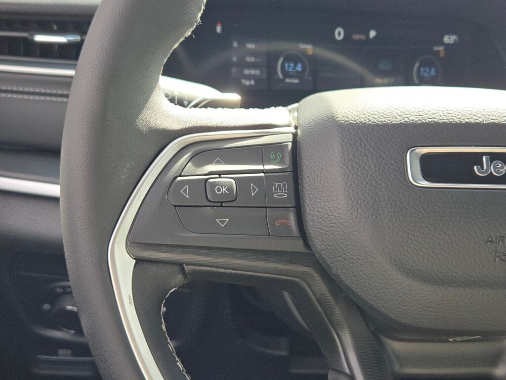 2025 Jeep Grand Cherokee Laredo photo 29