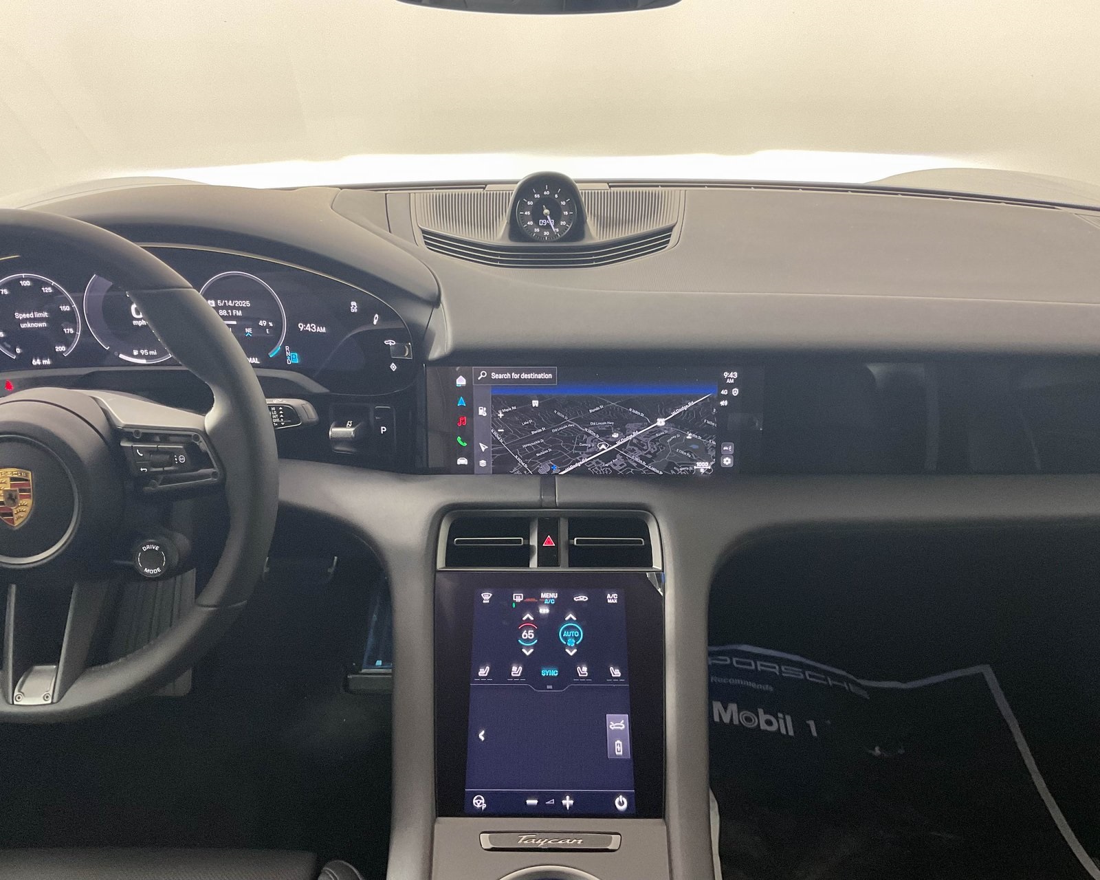 2025 Porsche Taycan photo 18
