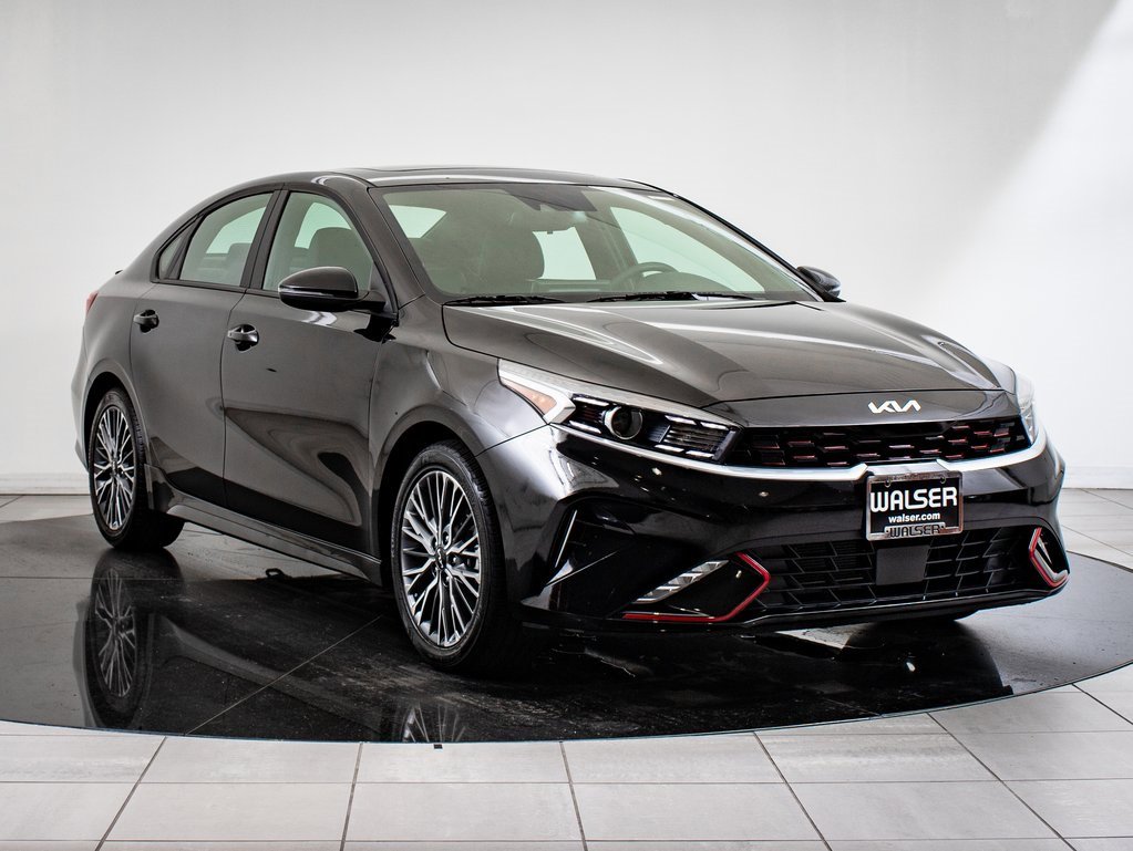 2022 Kia Forte GT-Line photo 12