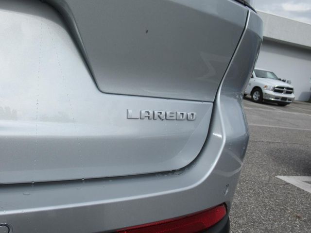 2025 Jeep Grand Cherokee Laredo photo 8