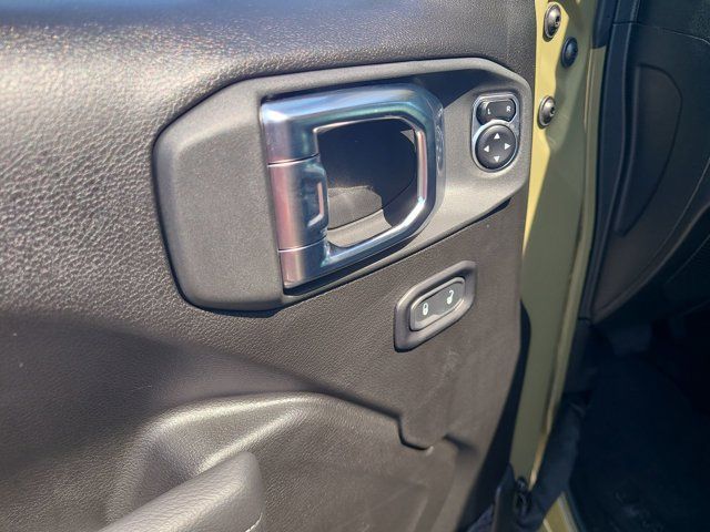 2025 Jeep Wrangler photo 43
