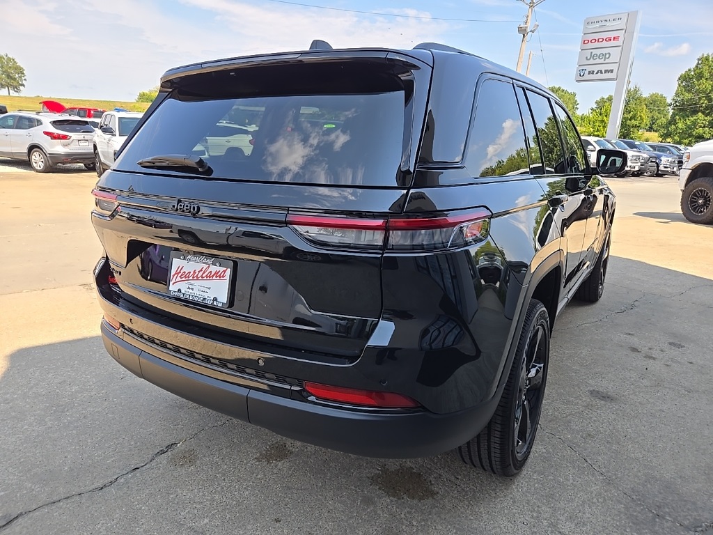 2025 Jeep Grand Cherokee Altitude X photo 10